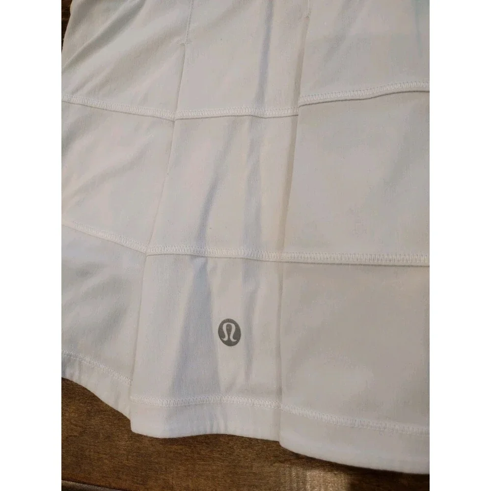 LULULEMON Women's EUC Pace Rival White tennis Skirt Skort - size 6